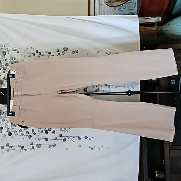 Judy Blue Pants - Judy blue 🖤 khaki pants